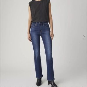 Levi's 725 Bootcut Women's Jeans